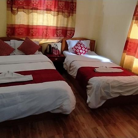 Hotel Plaza Nepal Pokhara Buitenkant foto