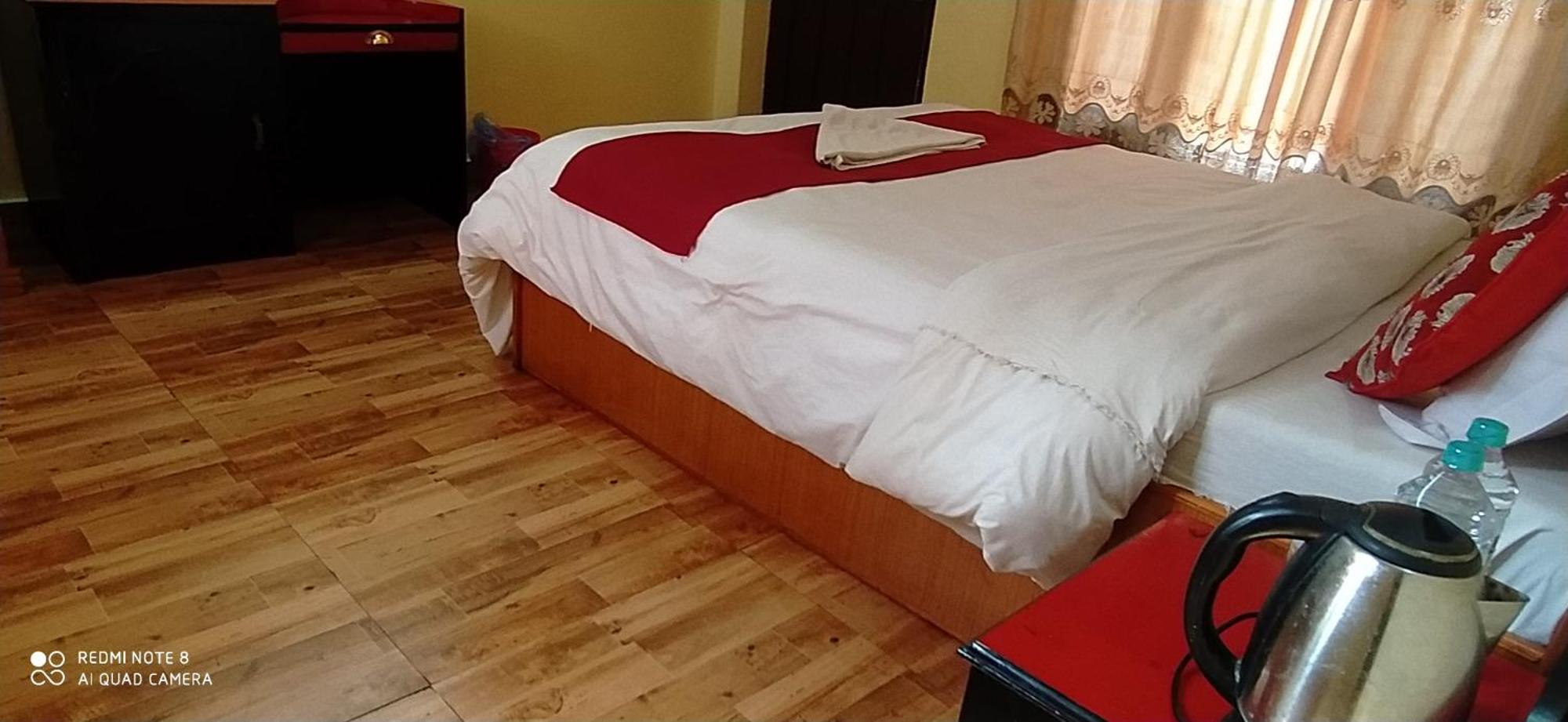 Hotel Plaza Nepal Pokhara Buitenkant foto