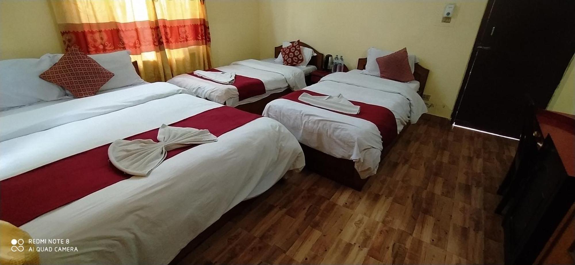 Hotel Plaza Nepal Pokhara Buitenkant foto
